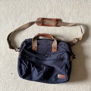 National Geographic Explorer Messenger Bag